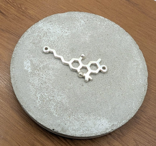 Collar Molécula THC – Paz y Relajación en Plata 925