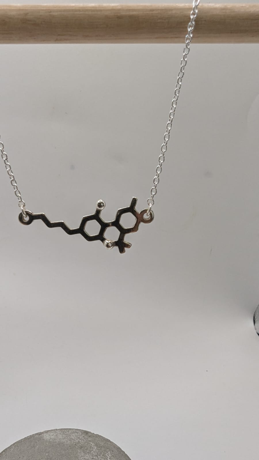 Collar Molécula THC – Paz y Relajación en Plata 925