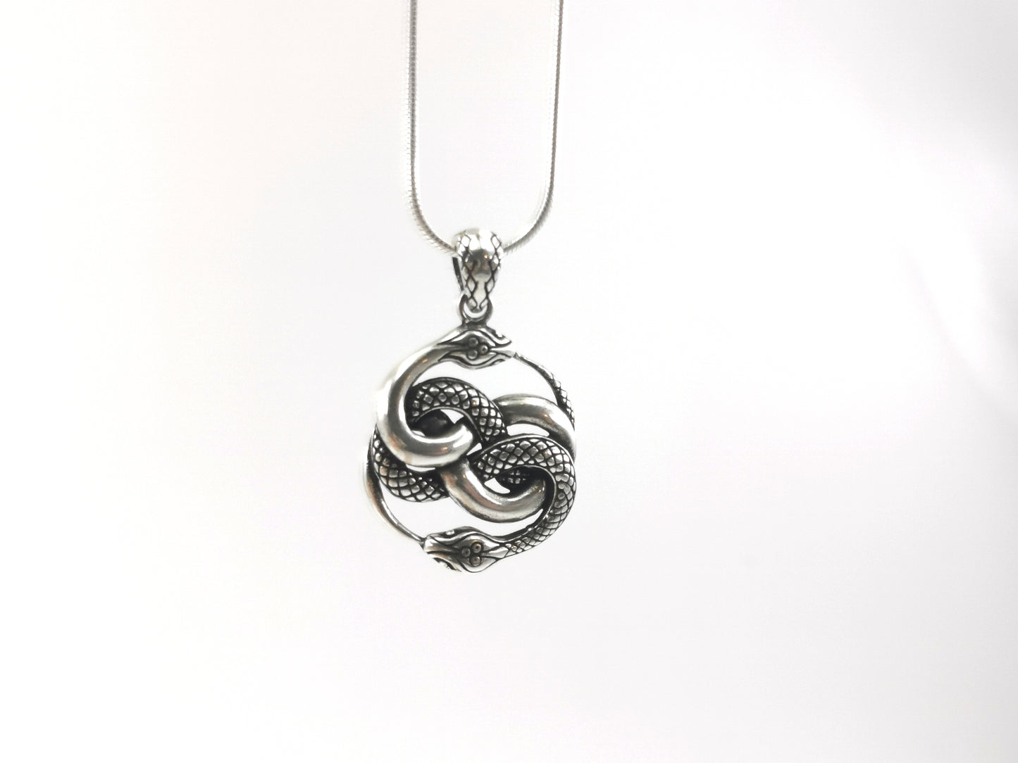 Colgante de Plata 925 Auryn — Serpiente Infinita / Amuleto del Neverending Story — Tamaño Pequeño o Grande