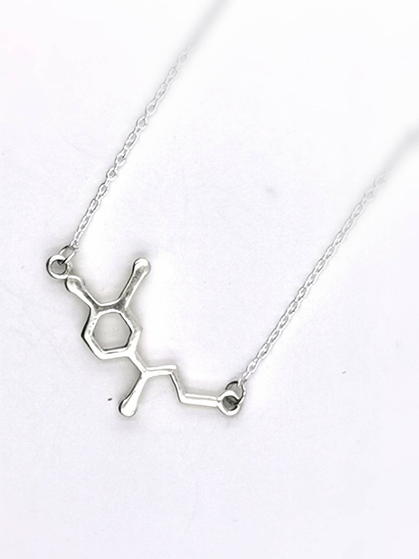 Collar Molécula de Adrenalina en Plata 925