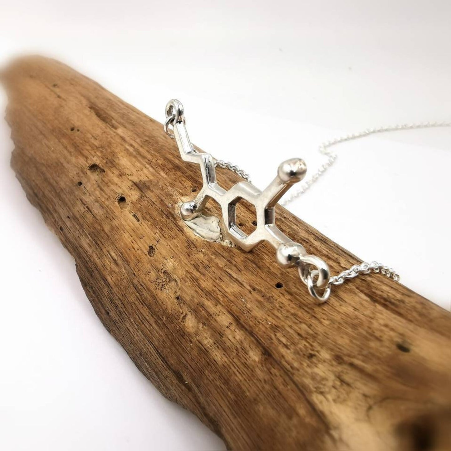 Collar Molécula de Adrenalina en Plata 925