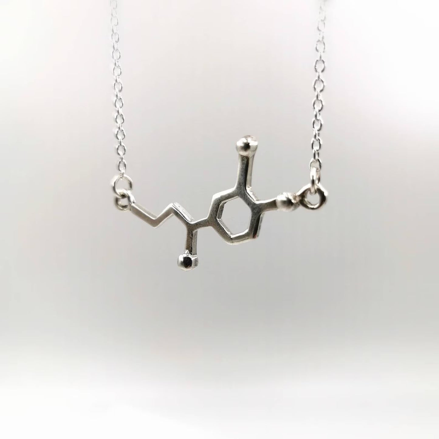 Collar Molécula de Adrenalina en Plata 925