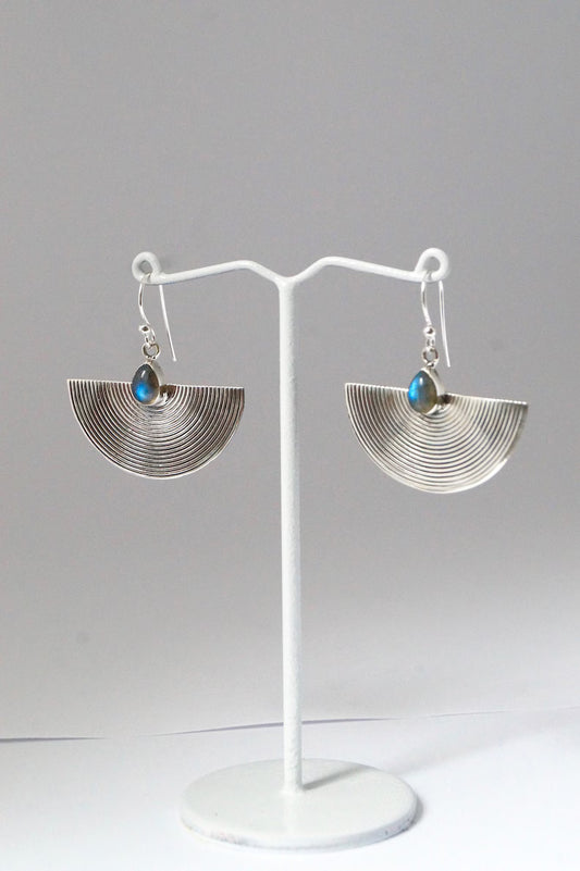Aros Abanico de Media Luna en Plata 925 con Piedra Luna Arcoíris
