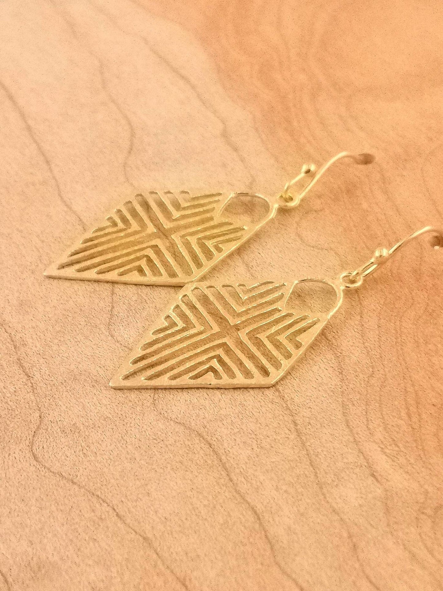 Aros Tribales con Diseño de Rombo Bañados en Oro 18K
