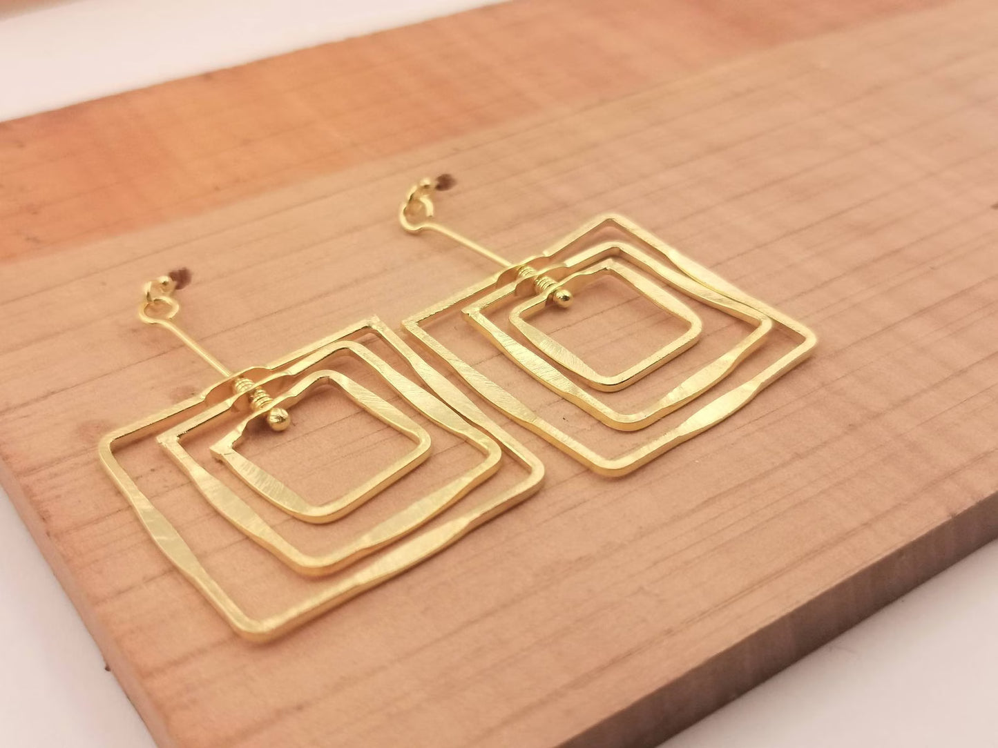 Aros Cuadrados Móviles en Plata 925 Bañados en Oro 18K – Hechos a Mano