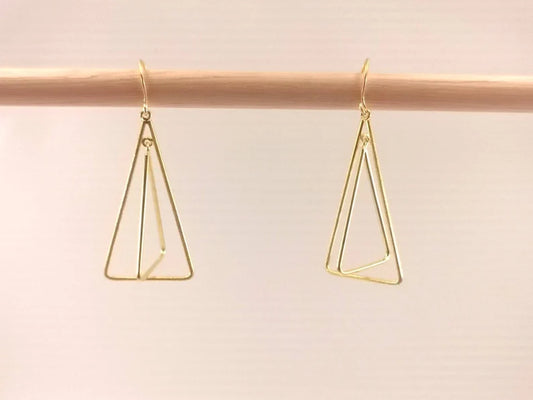 Aros Minimalistas de Doble Triángulo en Plata 925 Bañada en Oro de 18K