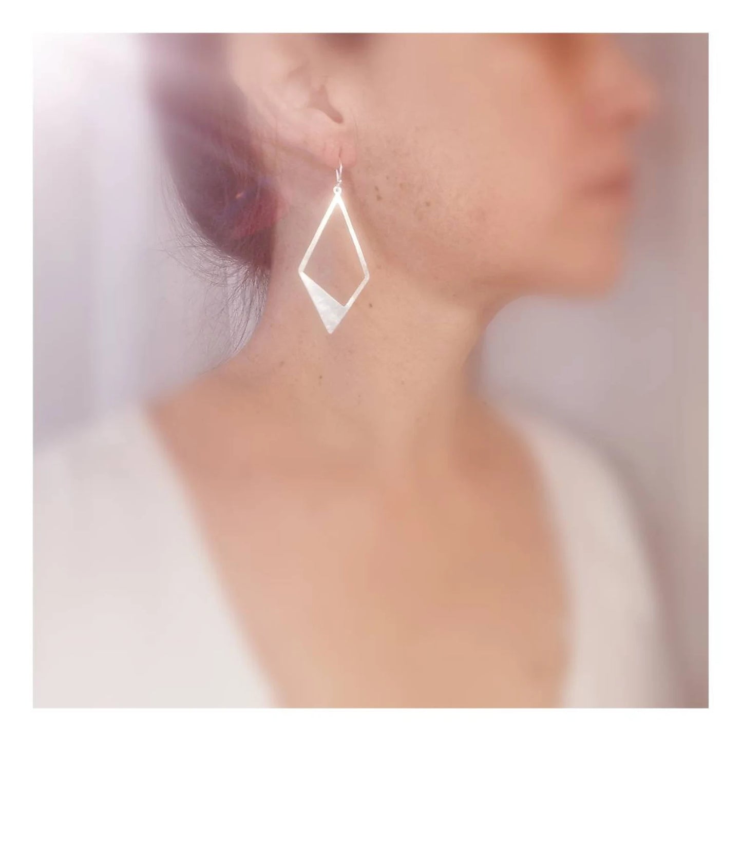 Aros Rombo en Plata 925 con Acabado Mate Cepillado – Livianos y Elegantes