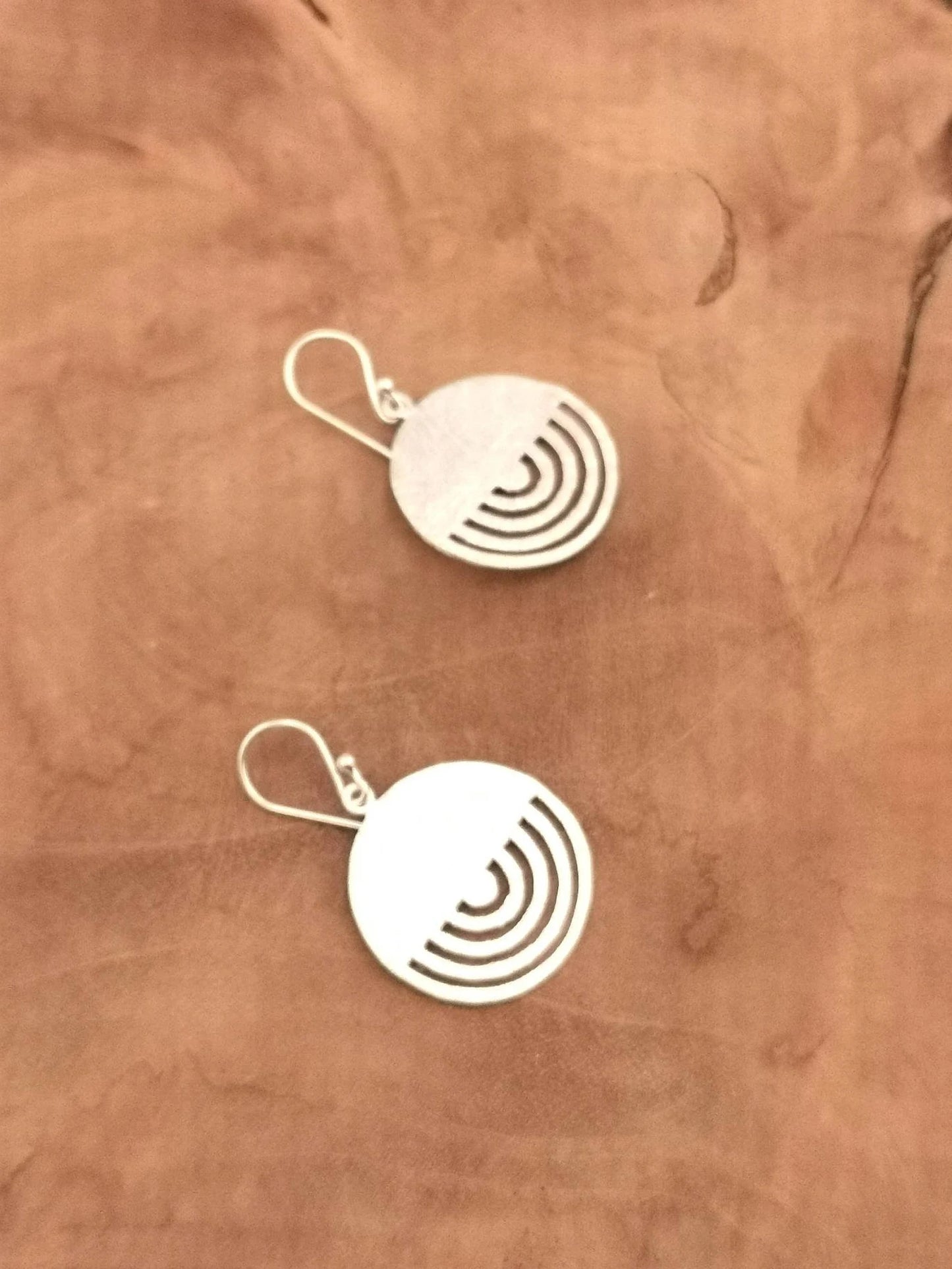 Aros Tribales Mandala de Plata 925 con Acabado Mate – Inspirados en Diseños Mapuche