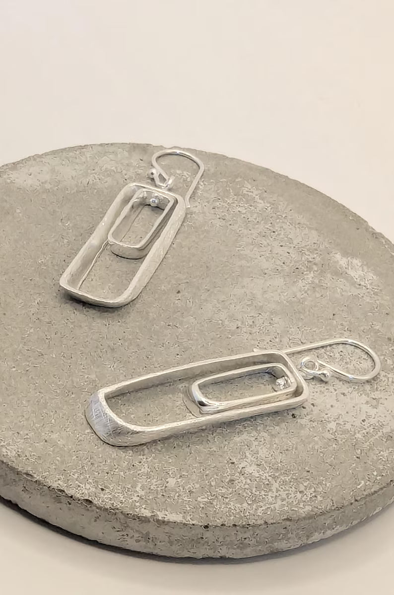 Aros Minimalistas de Plata 925 – Doble Rectángulo Móvil