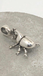 Colgante Escarabajo Rinoceronte en Plata 925