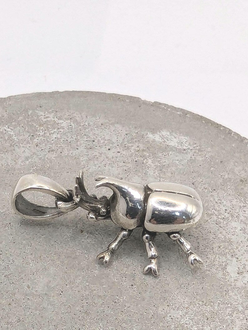 Colgante Escarabajo Rinoceronte en Plata 925