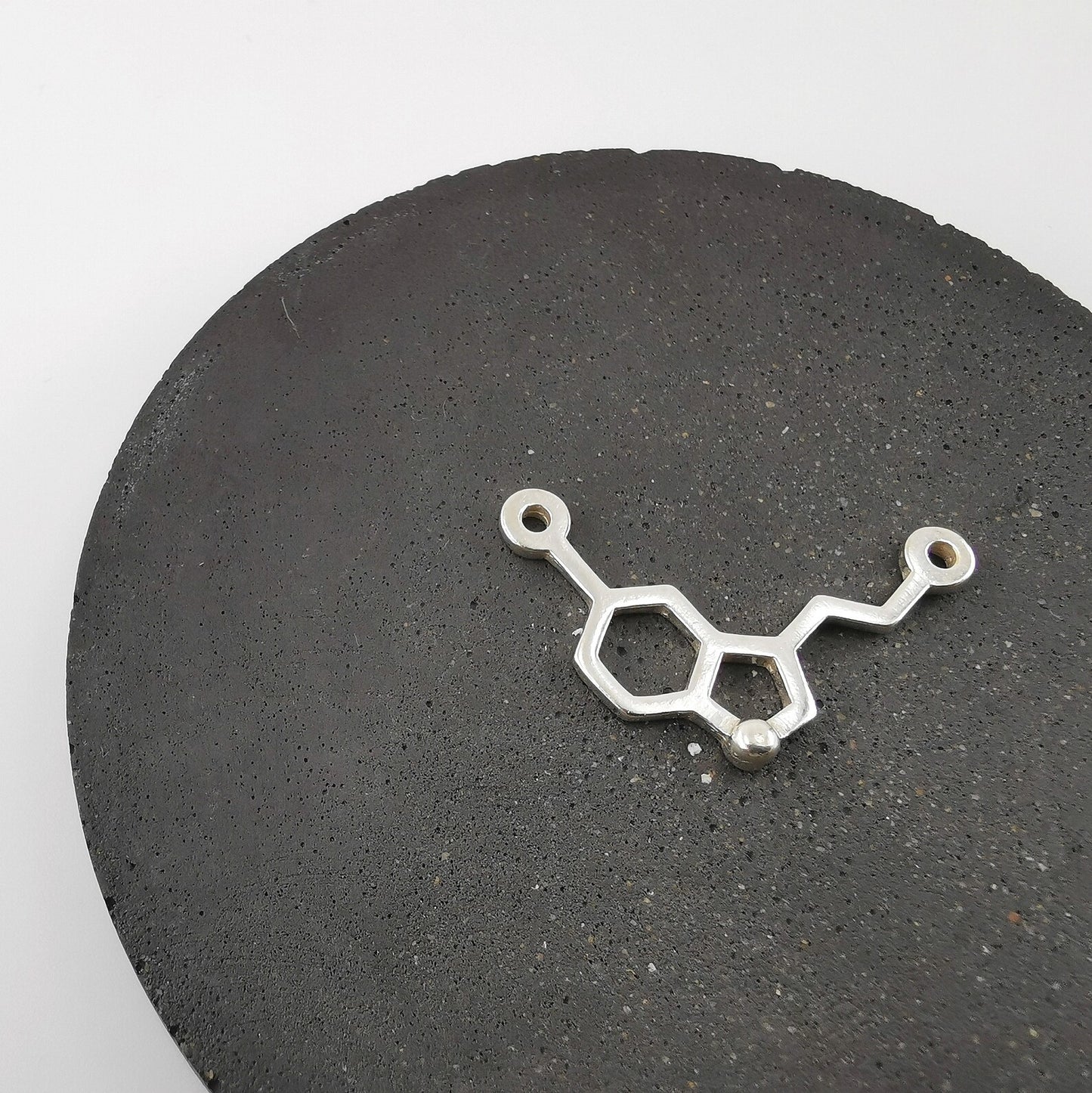 Collar Molécula de Serotonina en Plata 925