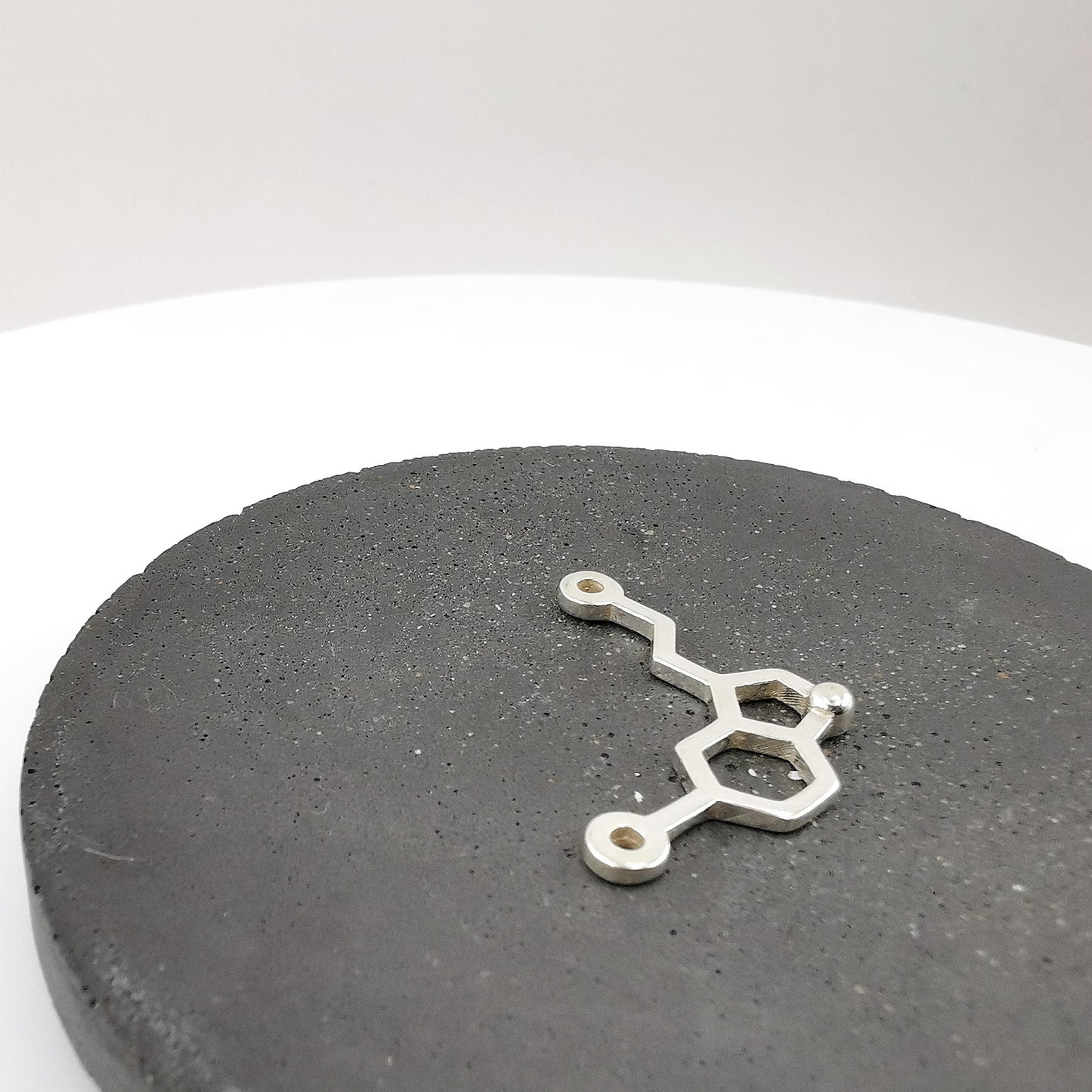 Collar Molécula de Serotonina en Plata 925