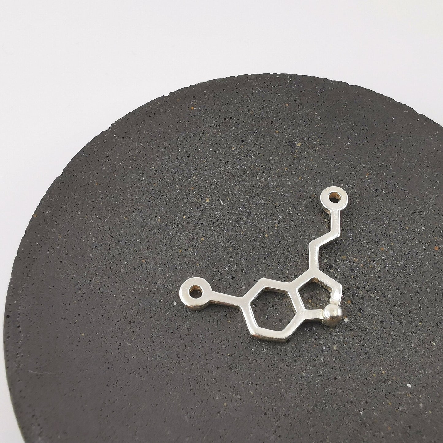 Collar Molécula de Serotonina en Plata 925