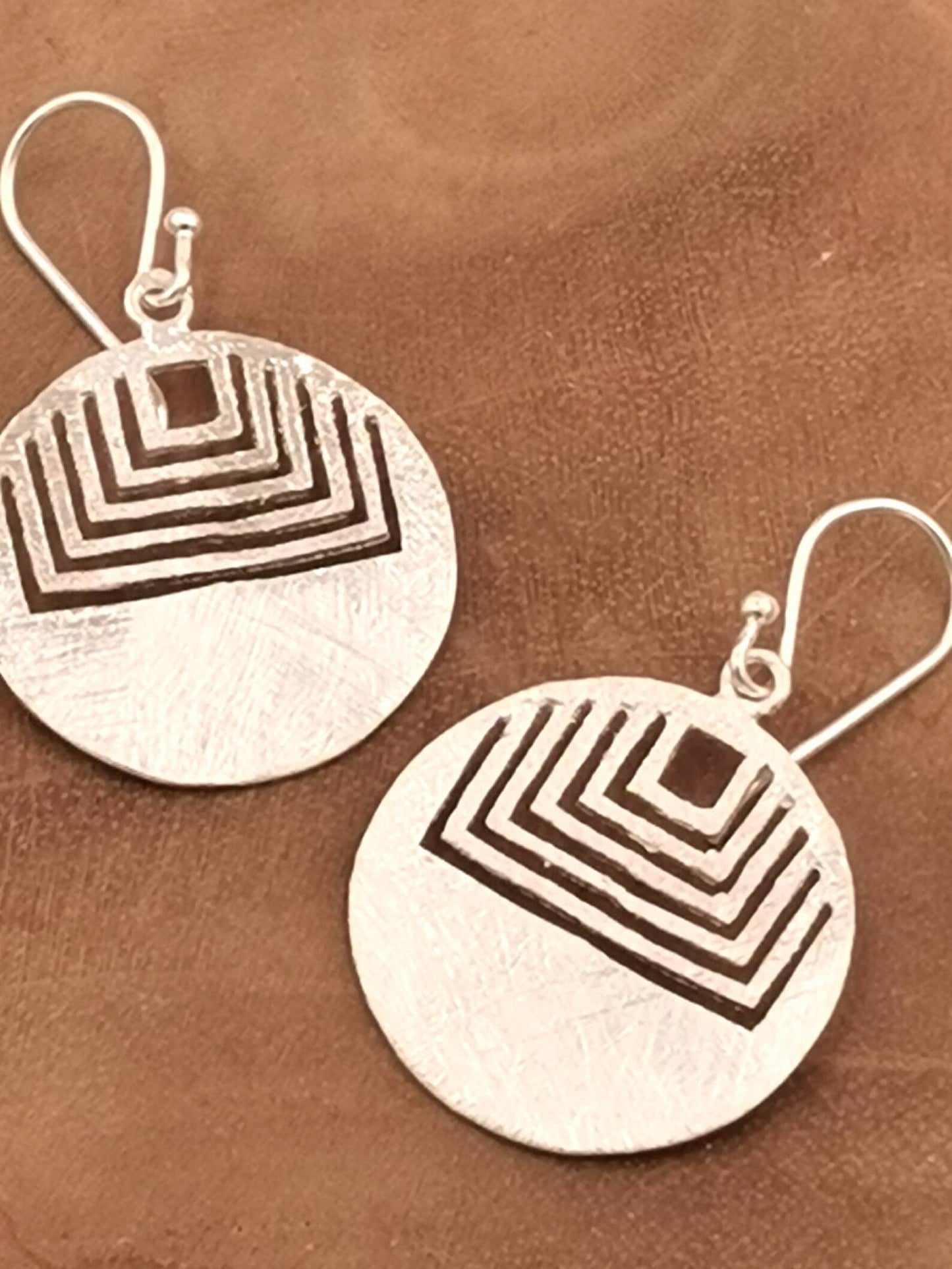 Aros Tribales en Plata 925 con Acabado Mate – Inspirados en el Arte Mapuche
