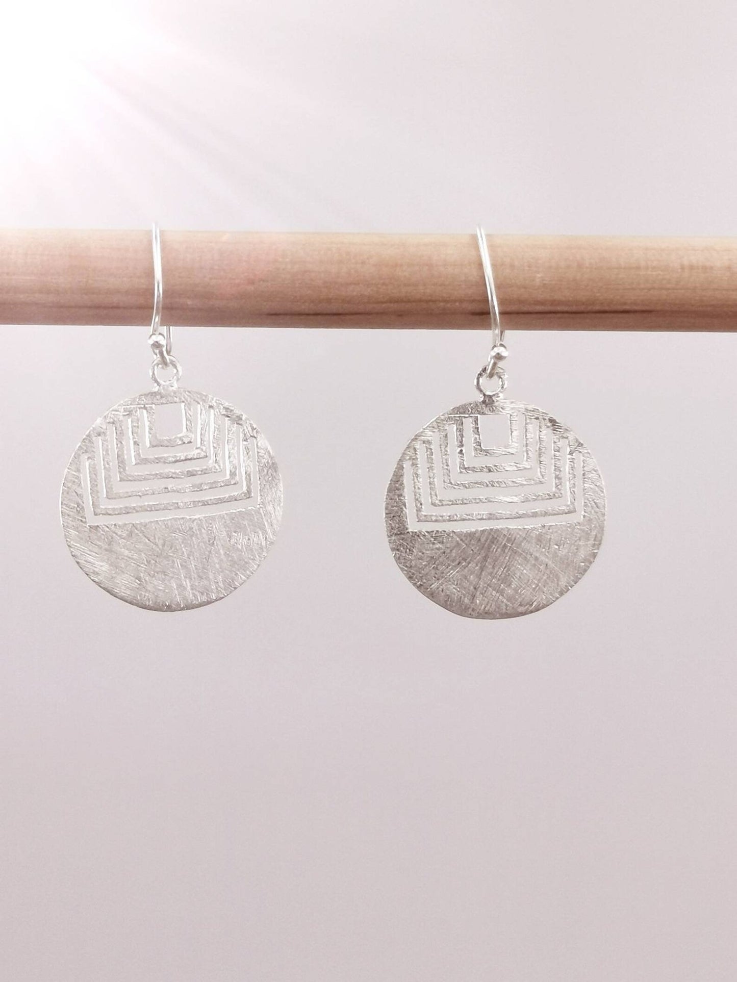 Aros Tribales en Plata 925 con Acabado Mate – Inspirados en el Arte Mapuche