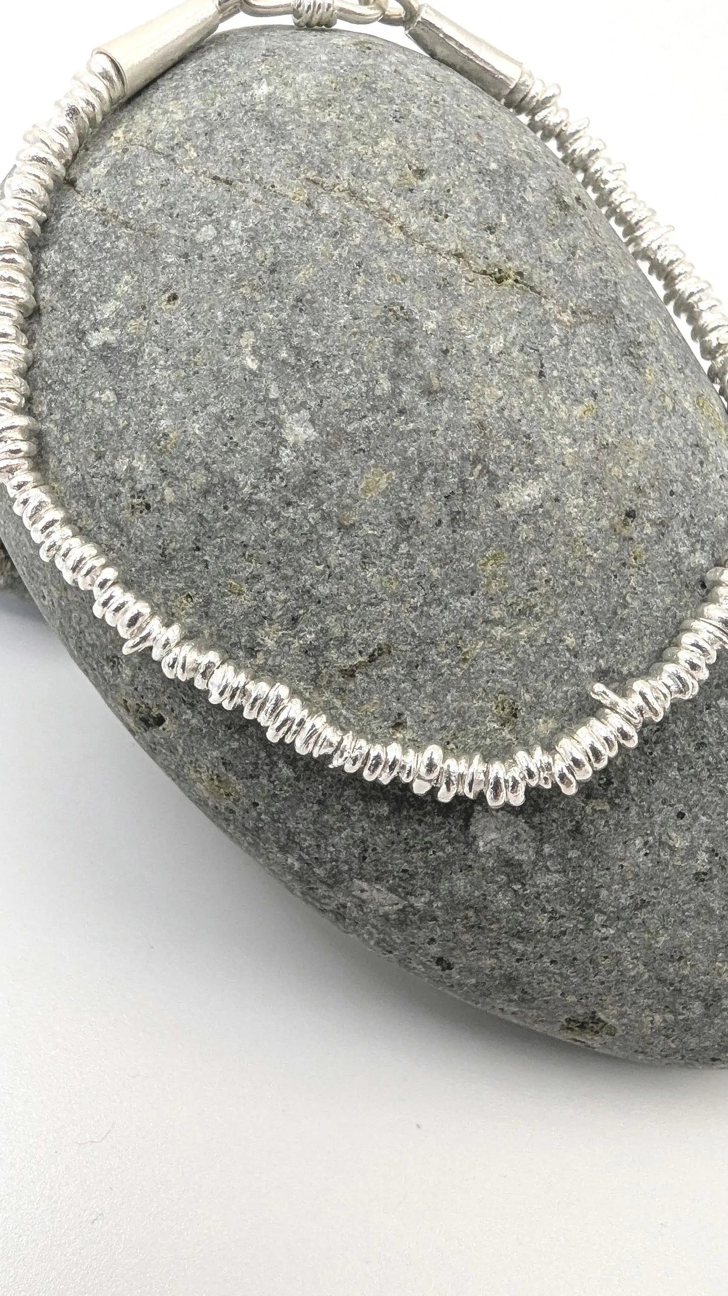Pulsera de Cuentas en Plata Hill Tribe