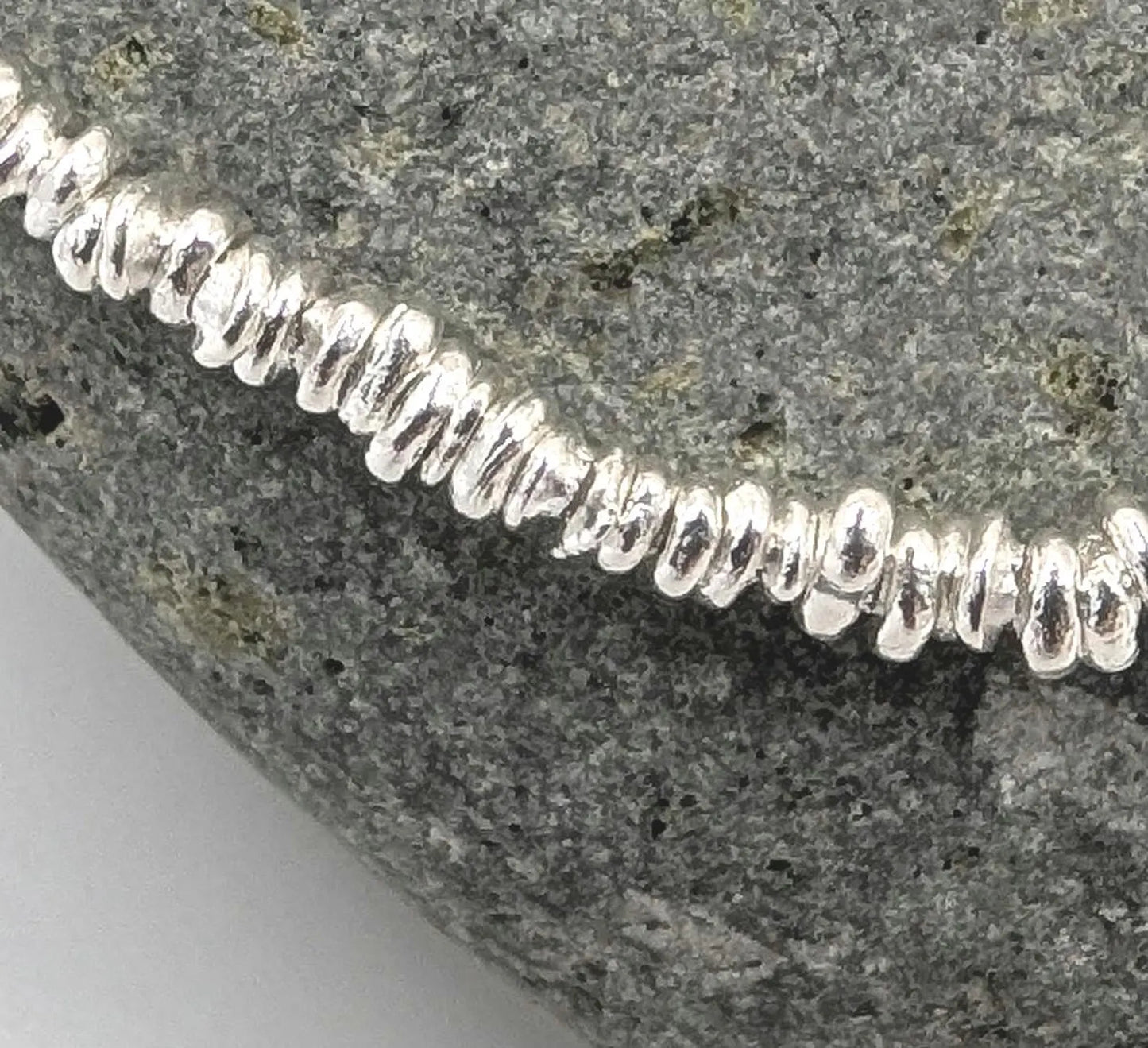 Pulsera de Cuentas en Plata Hill Tribe