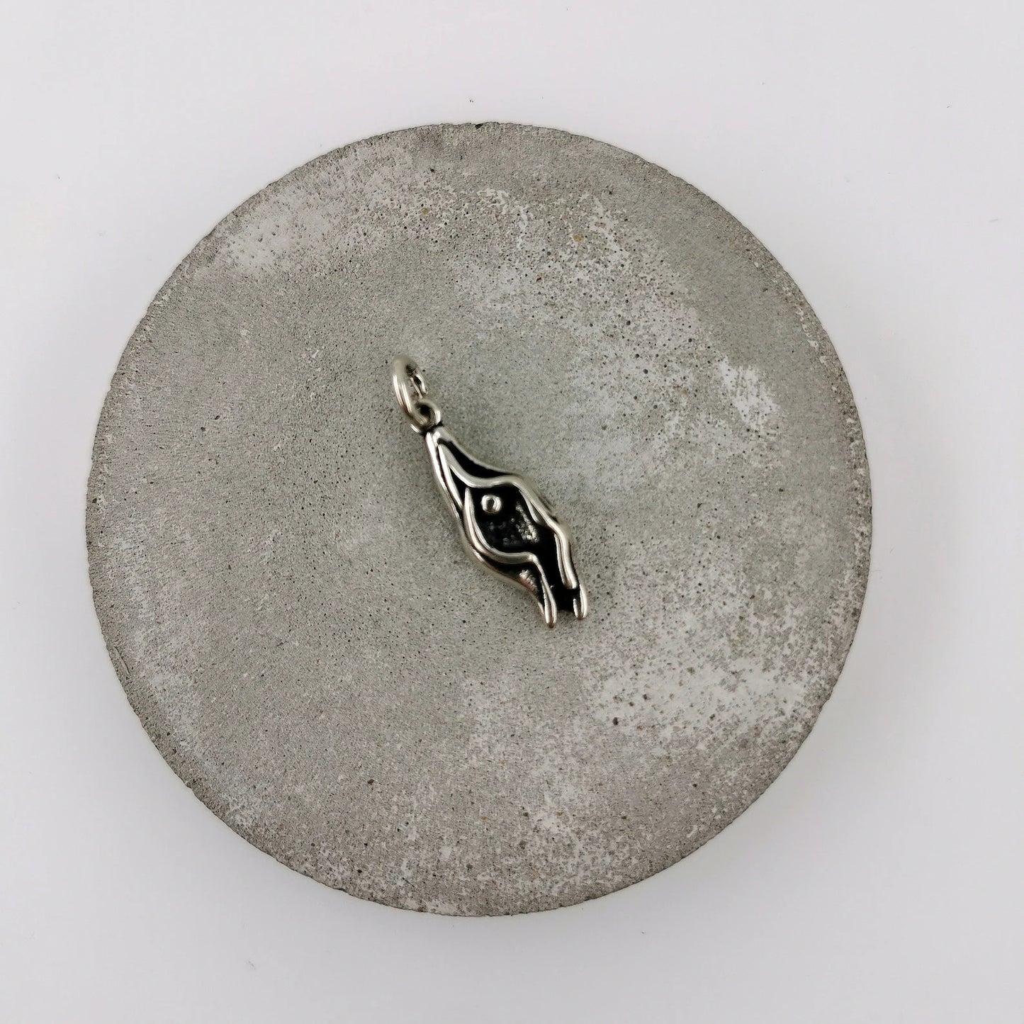 Colgante Vulva Detallado en Plata 925